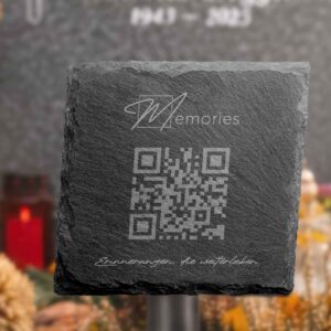 Memories Gedenkplakette aus Schiefer mit QR-Code für Gedenkvideos